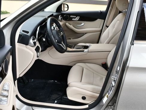 Used 2022 Mercedes-Benz GLC 300 image 40