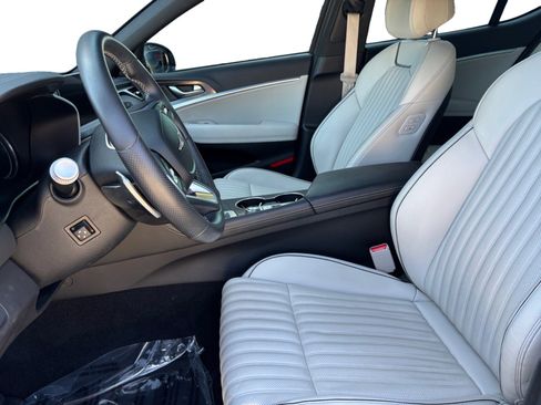 Used 2024 Genesis G70 2.5T w/ Sport Prestige Package image 9