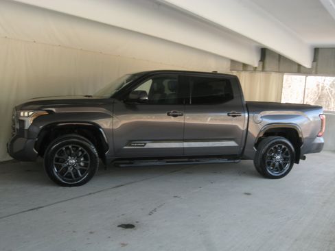 Used 2022 Toyota Tundra Platinum image 24