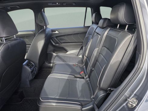 Used 2022 Volkswagen Tiguan SEL R-Line image 17