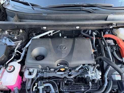 Used 2025 Toyota RAV4 LE image 31