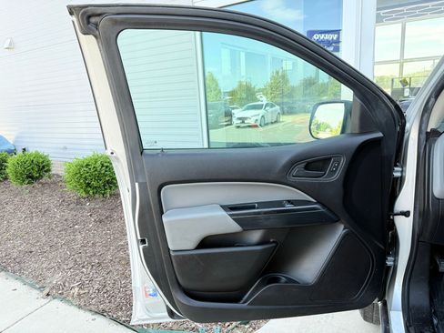 Used 2017 Chevrolet Colorado W/T w/ WT Convenience Package RWD image 17