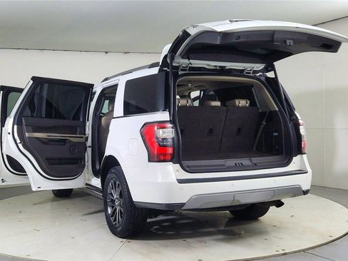 Used 2021 Ford Expedition Limited image 11