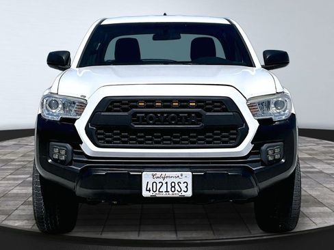 Used 2017 Toyota Tacoma SR RWD image 28