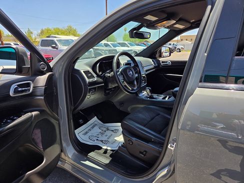 Used 2020 Jeep Grand Cherokee Altitude RWD image 38