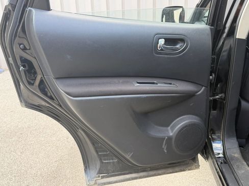 Used 2015 Nissan Rogue S w/ Convenience Package AWD/4WD image 22