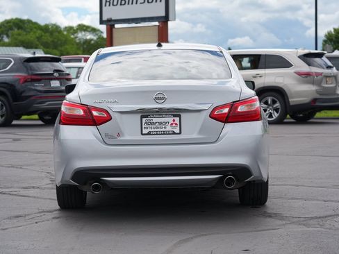 Used 2017 Nissan Altima 2.5 S w/ Power Driver Seat Package FWD image 4