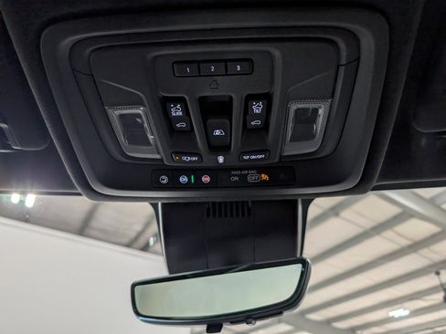 Used 2024 GMC Sierra 3500 Denali Ultimate AWD/4WD image 28