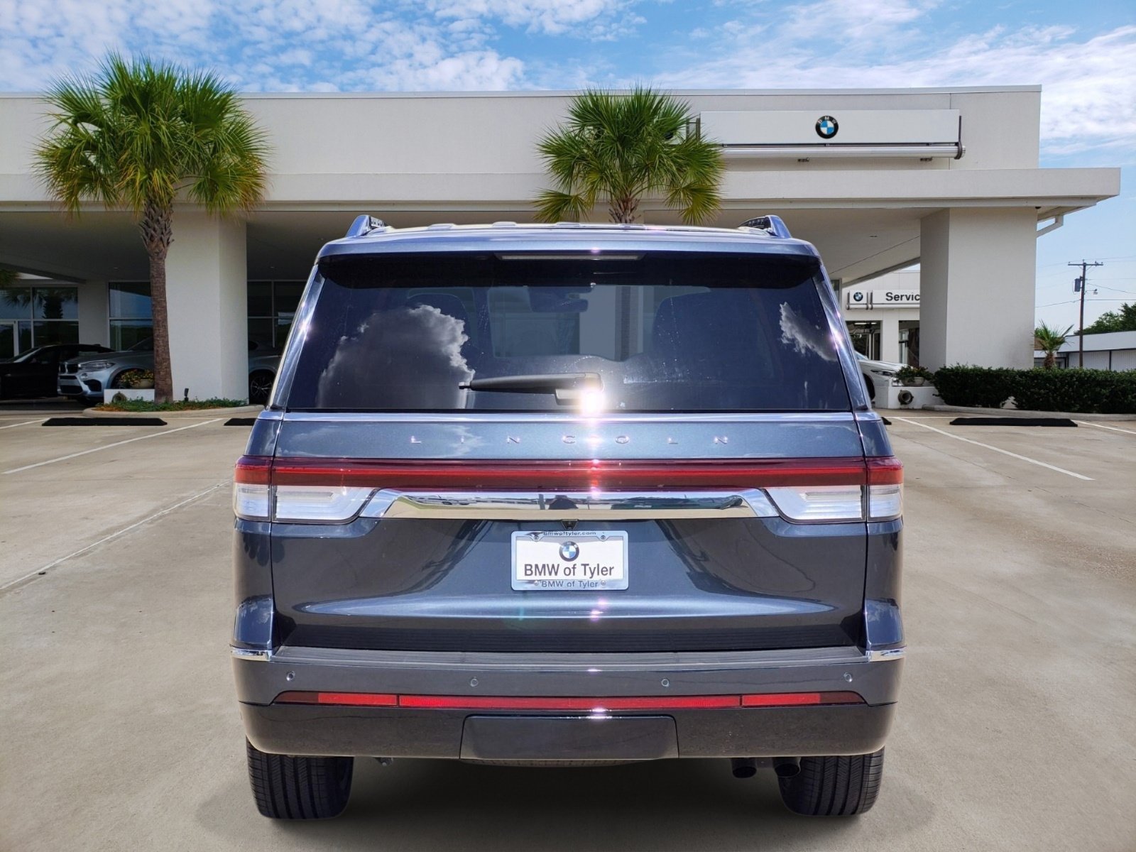 Used 2024 Lincoln Navigator Reserve AWD/4WD image 5