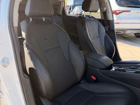 Used 2025 Honda Accord Touring image 12