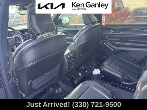 Used 2021 Jeep Grand Cherokee L Overland w/ Luxury Tech Group IV image 11