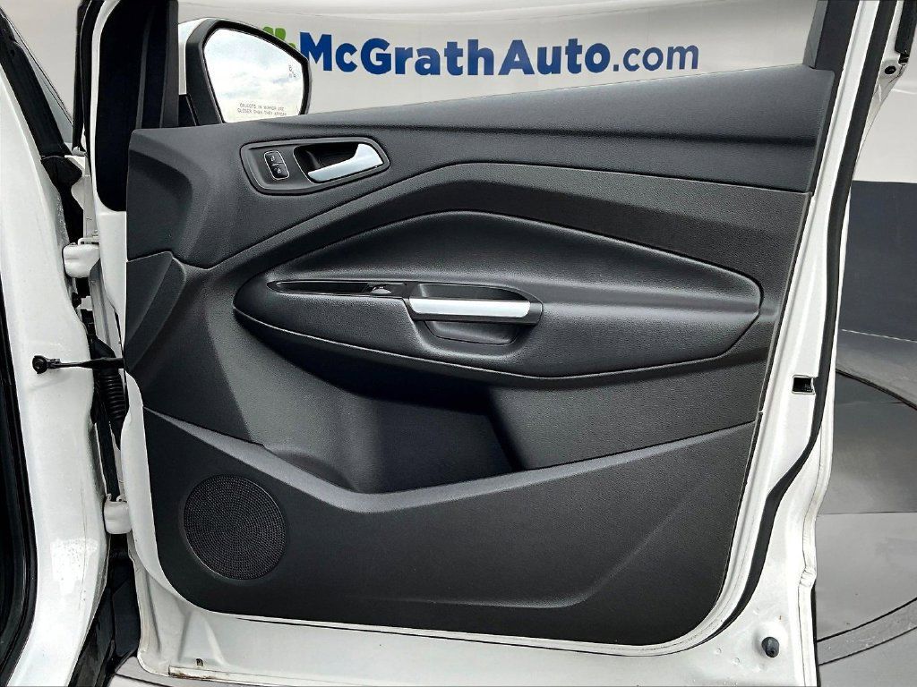 Used 2017 Ford Escape Titanium AWD/4WD image 31