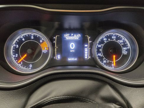 Used 2019 Jeep Cherokee Latitude w/ Popular Appearance Group FWD image 23