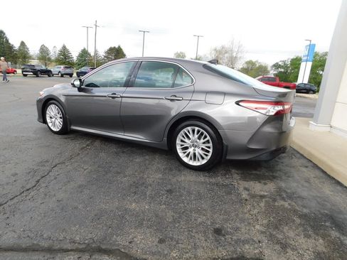 Used 2018 Toyota Camry XLE w/ Audio Package FWD image 5