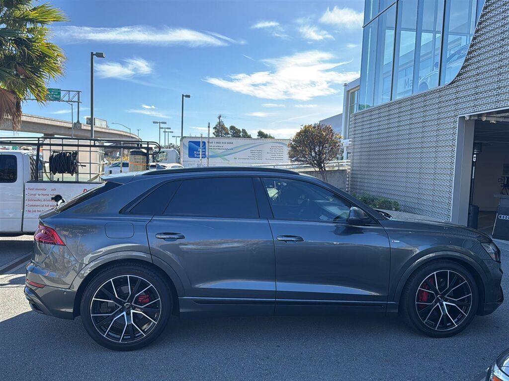 Used 2019 Audi Q8 Prestige w/ Luxury Package AWD/4WD image 5