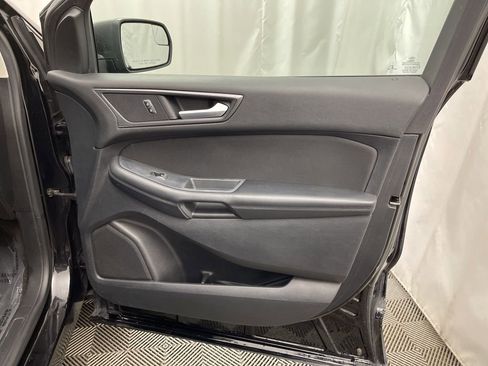 Used 2018 Ford Edge SE image 28