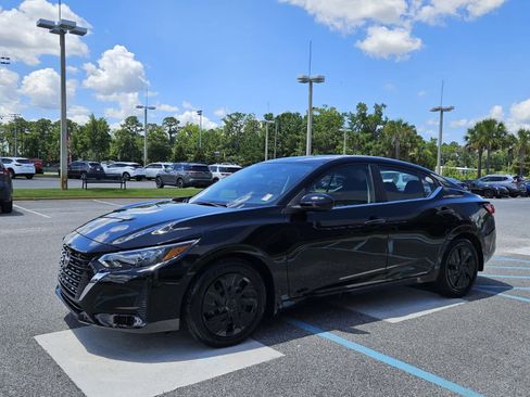 Used 2025 Nissan Sentra S image 2