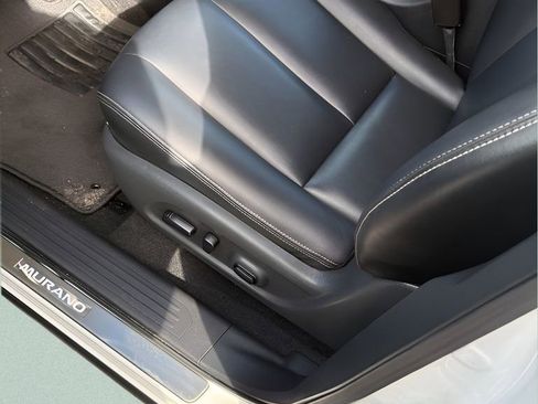 Used 2023 Nissan Murano SV w/ SV Midnight Edition Package image 11