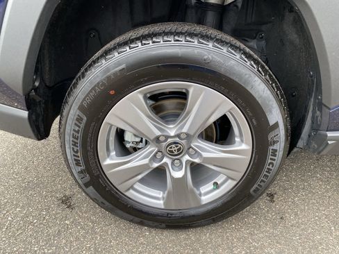 Used 2025 Toyota RAV4 XLE image 16