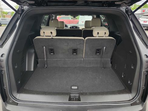 Used 2023 Chevrolet Traverse LS FWD image 29