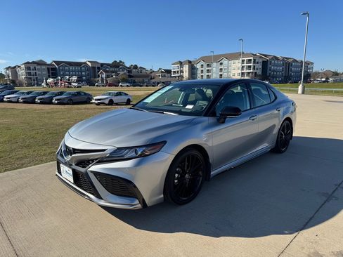 Used 2024 Toyota Camry XSE image 4