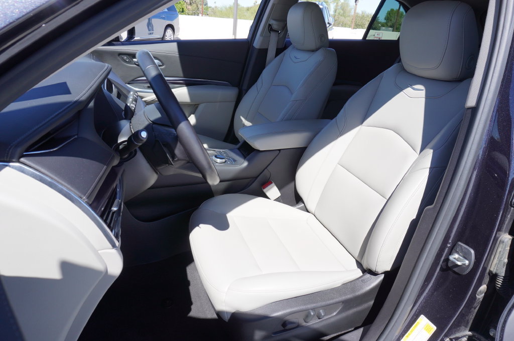 Used 2023 Cadillac XT4 Luxury FWD image 13