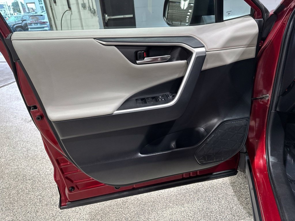 Used 2019 Toyota RAV4 Adventure AWD/4WD image 12