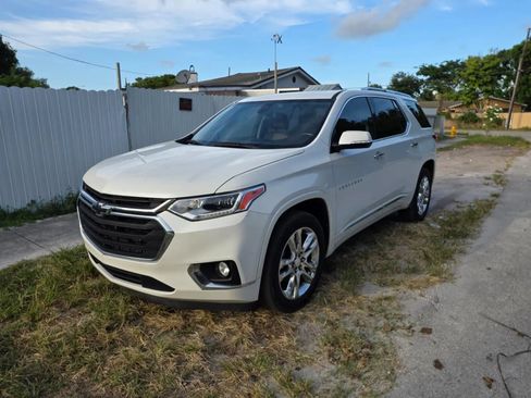 Used 2019 Chevrolet Traverse High Country w/ LPO, Floor Liner Package AWD/4WD image 5