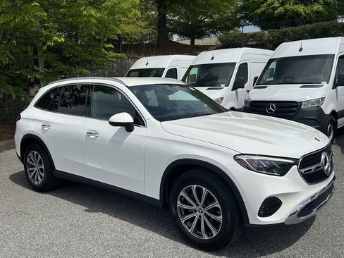 Certified 2025 Mercedes-Benz GLC 300 4MATIC image 2