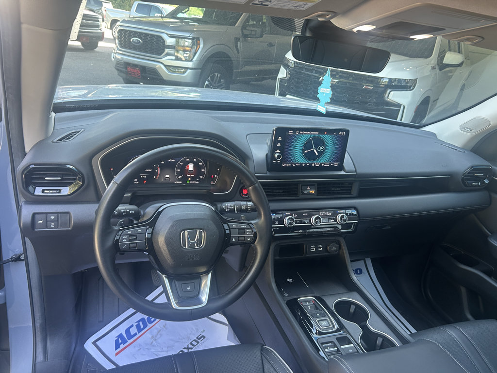 Used 2025 Honda Pilot Elite image 17