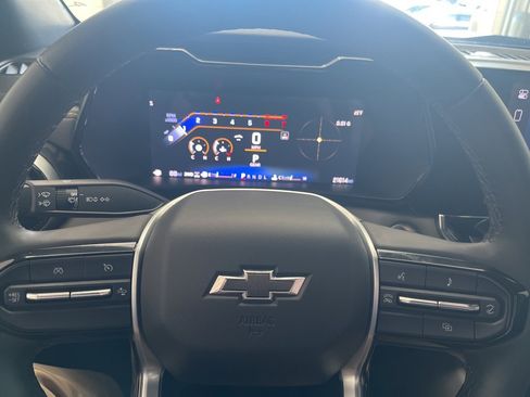 Used 2024 Chevrolet Colorado ZR2 w/ Technology Package image 19