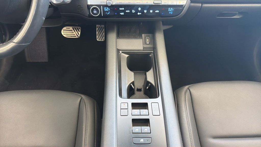Used 2023 Hyundai Ioniq 6 Limited AWD/4WD image 25