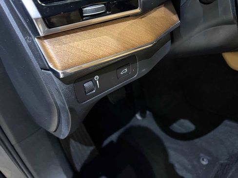 Used 2017 Volvo XC90 T6 Inscription w/ Vision Package image 16