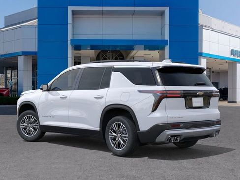 New 2026 Chevrolet Traverse LT image 3