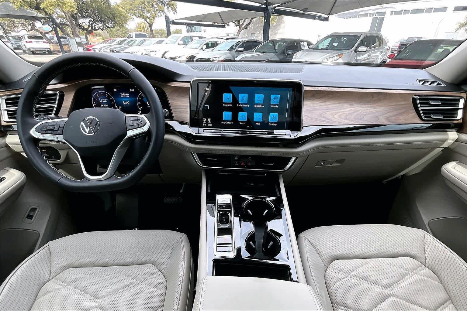 New 2026 Volkswagen Atlas SE FWD image 5