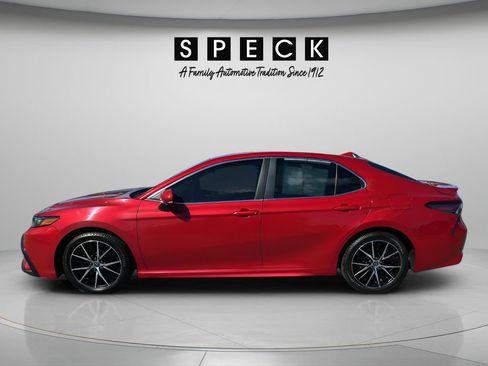 Used 2021 Toyota Camry SE FWD image 2