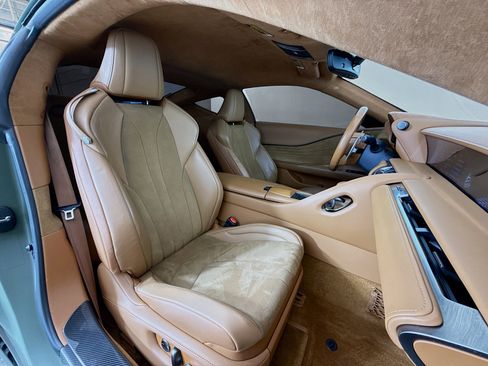 Used 2018 Lexus LC 500 Coupe w/ Performance Package RWD image 24