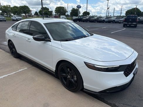 Used 2025 Honda Accord Sport image 14
