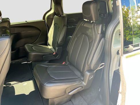 New 2026 Chrysler Pacifica Select FWD image 24