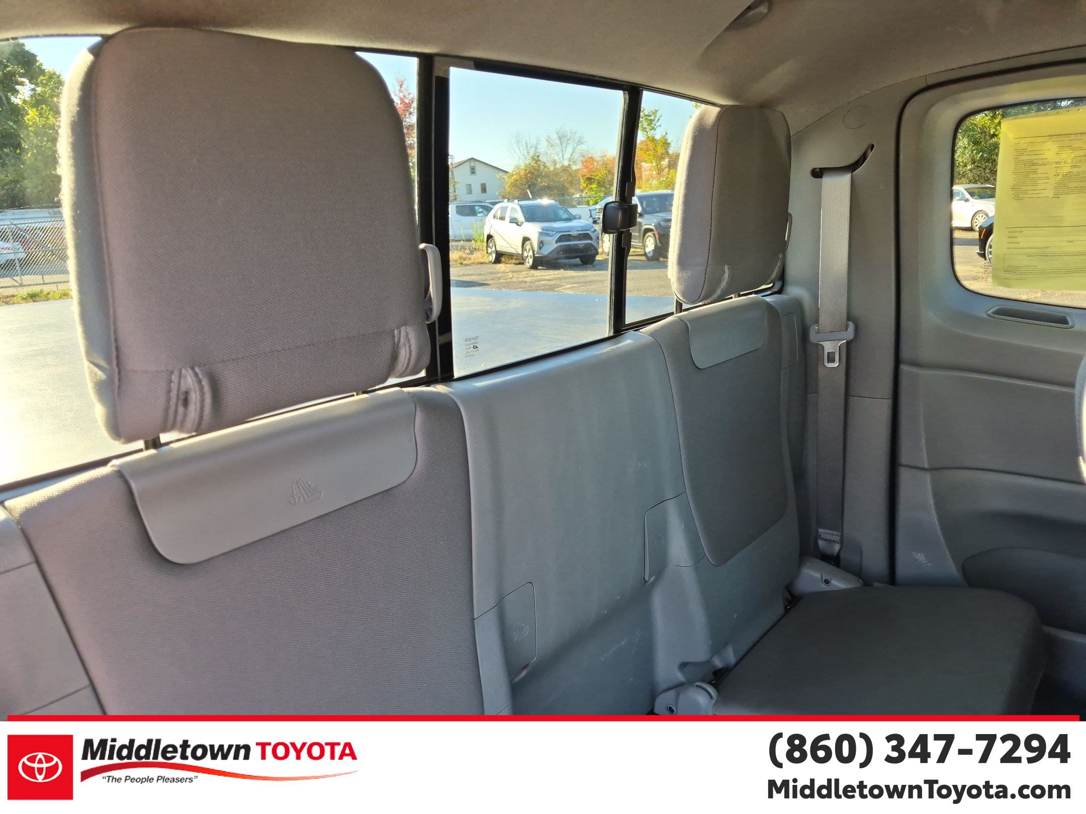 Used 2015 Toyota Tacoma 4x4 Access Cab V6 w/ TRD Sport Package image 30