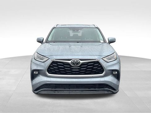 Used 2020 Toyota Highlander Limited FWD image 8