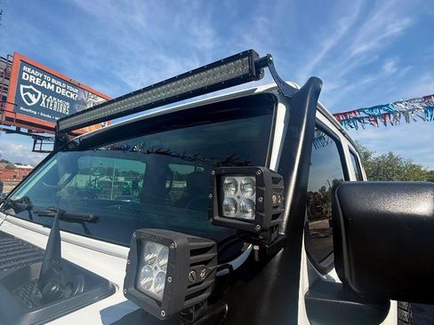 Used 2018 Jeep Wrangler Unlimited Sahara AWD/4WD image 15