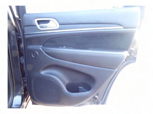 Used 2012 Jeep Grand Cherokee SRT8 w/ Luxury Group II image 21