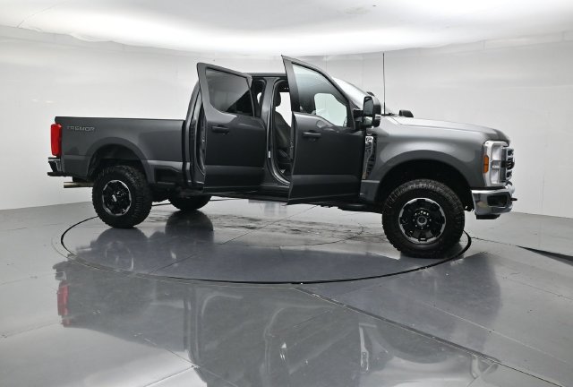 Used 2025 Ford F350 XLT w/ Tremor Off-Road Package AWD/4WD image 52