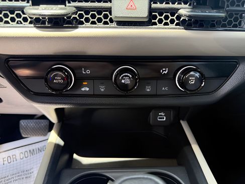 Certified 2025 Honda HR-V LX image 28