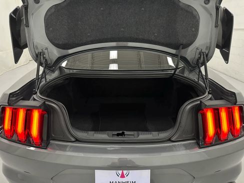 Used 2022 Ford Mustang Shelby GT500 w/ Carbon Fiber Track Pack image 28