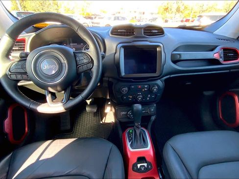 Used 2022 Jeep Renegade Trailhawk image 15