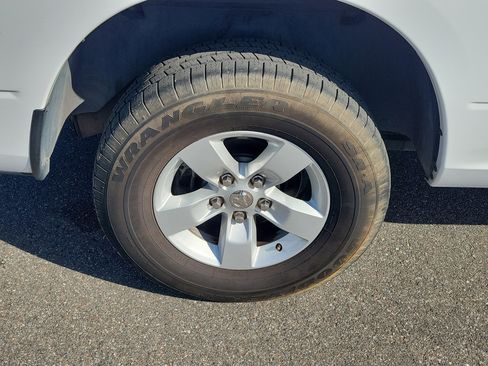 Used 2019 RAM 1500 Classic SLT image 38