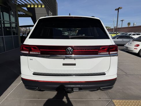 Used 2025 Volkswagen Atlas SE w/ Panoramic Sunroof Package image 13