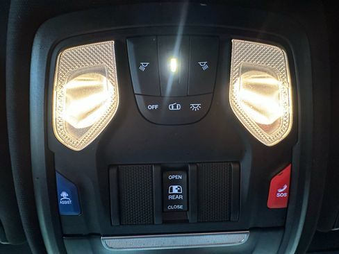 Used 2022 RAM 2500 Big Horn w/ Level B Equipment Group AWD/4WD image 31
